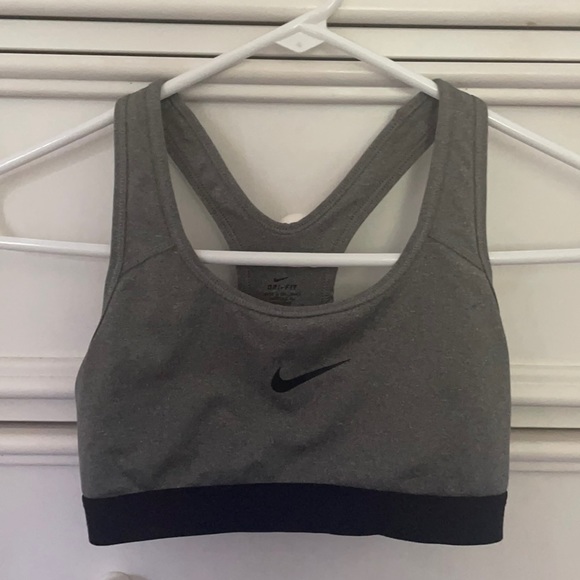 grey nike sports bra - Picture 1 of 3